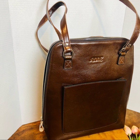 Leather Backpack in brown - Picture 7 of 10